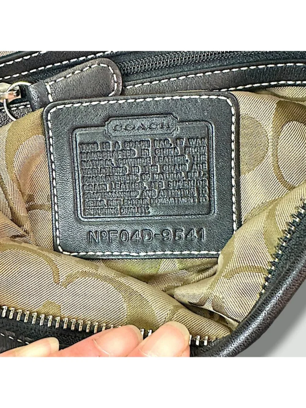 Coach Vintage Mini SoHo Black Leather Hobo Bag With Contrast Stitching & Signatu - Picture 3 of 9